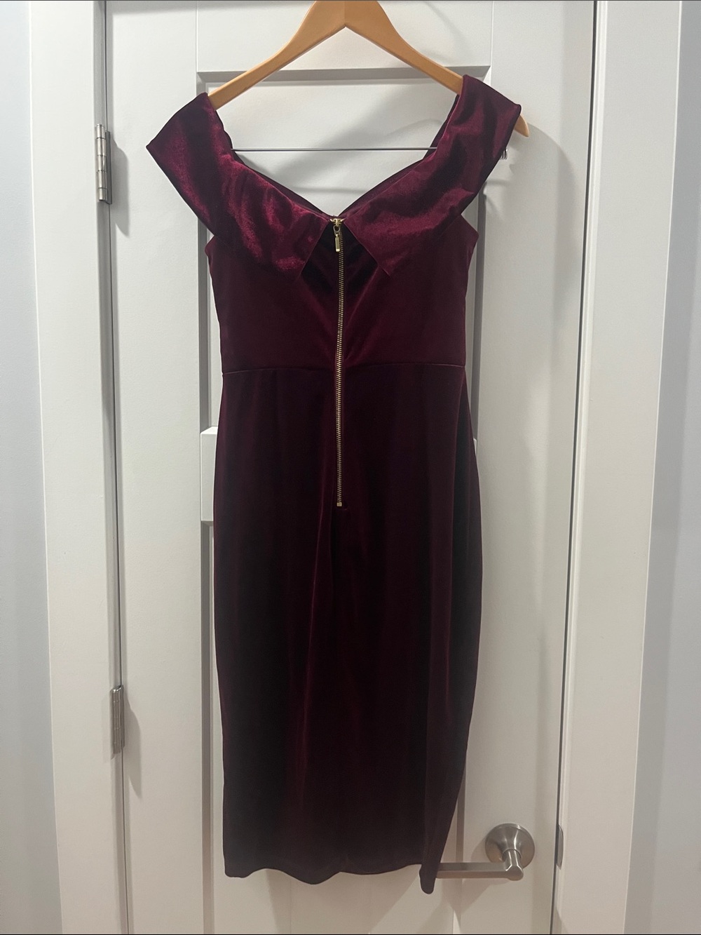 Premier Amour Size 4 Velvet Off the Shoulder Midi Dress Burgundy Worn Once - Picture 5 of 13